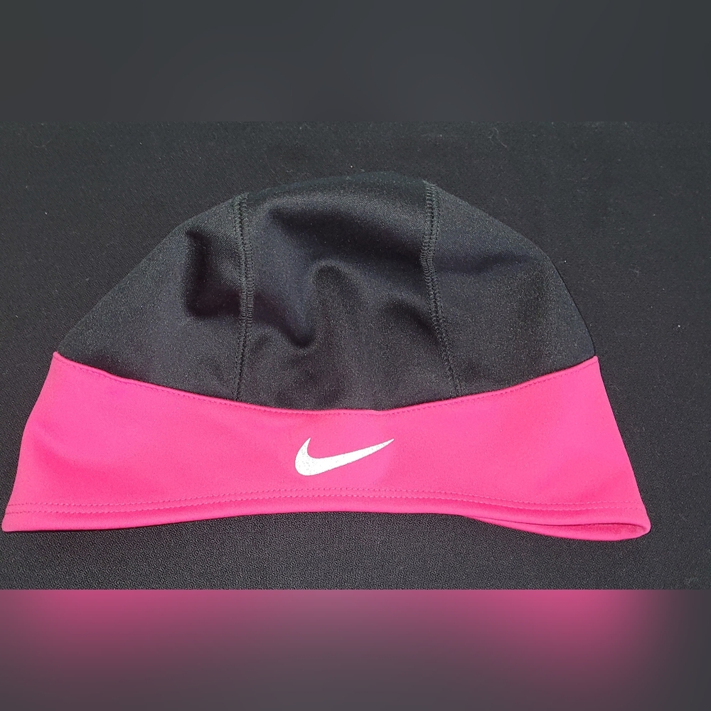 Women's Nike Thermal Black & Pink Beanie Hat O/S
